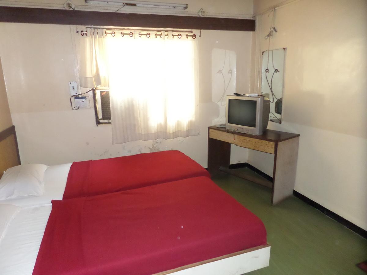 Sāngli Hotel Sadanand מראה חיצוני תמונה