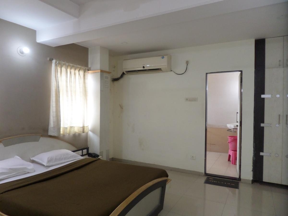 Sāngli Hotel Sadanand מראה חיצוני תמונה
