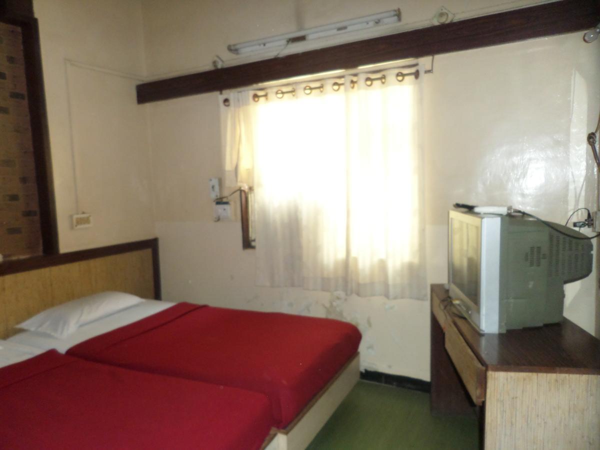Sāngli Hotel Sadanand מראה חיצוני תמונה