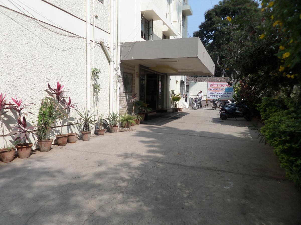 Sāngli Hotel Sadanand מראה חיצוני תמונה